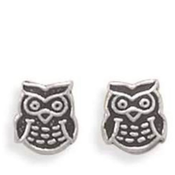 Jewelry - sterling silver owl earrings.